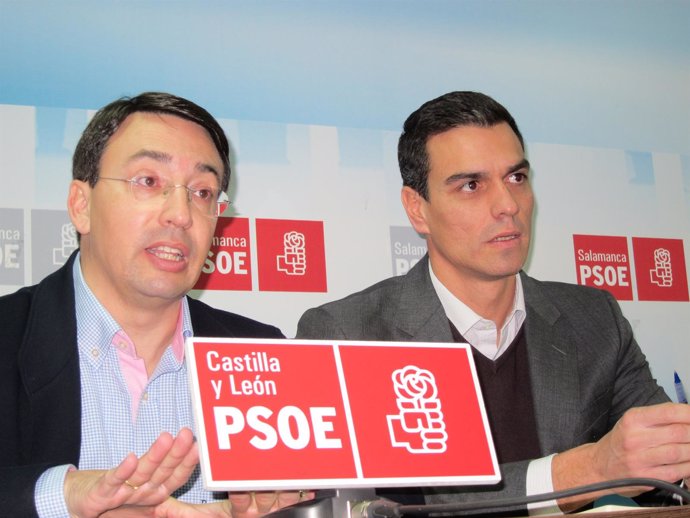 Pablos, en compañía del diputado nacional socialista Pedro Sánchez.