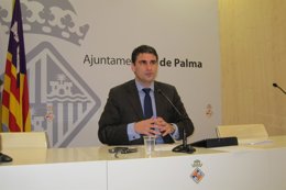 Julio Martínez en rueda de prensa