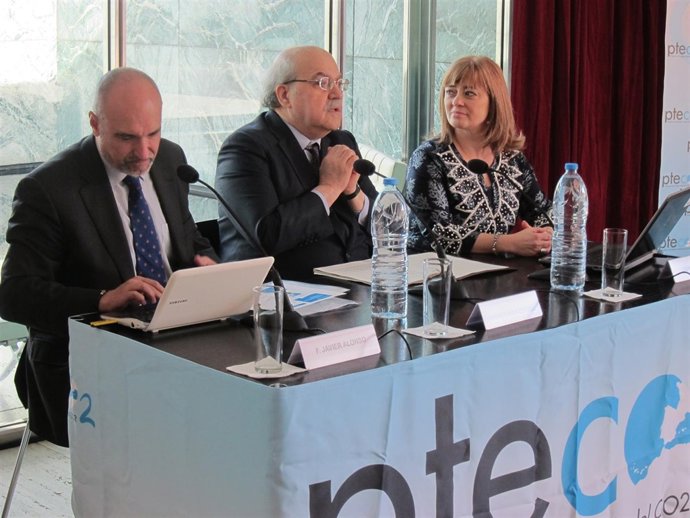 Javier Alonso (PTECO2) A.Mas-Colell, Lourdes Vega (Carburos Metálicos y Matgas)