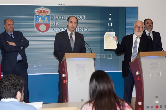 Arias Cañete explica las obras hidráulicas que financiará el ministerio