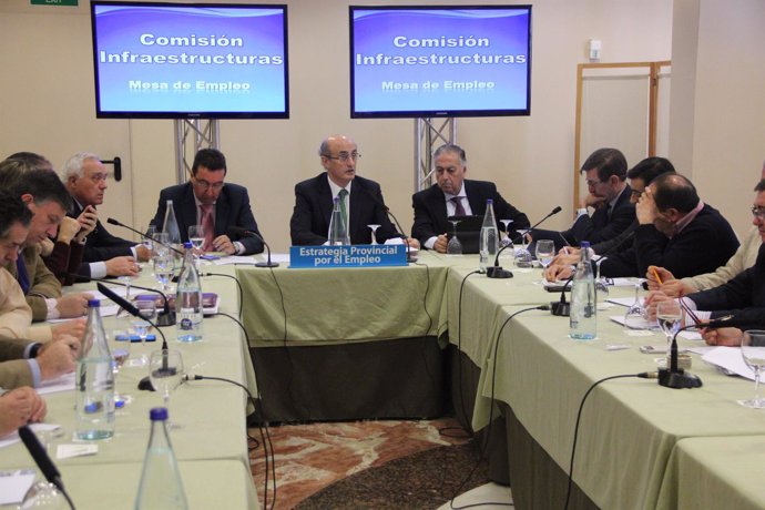 El presidente de la Comisiónn de Infraestructura en el Congreso, Celso Delgado.