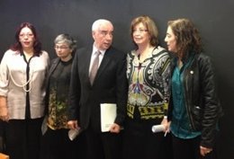Irene Rigau (consellera de Enseñanza) con consejeros de Educación autonómicos