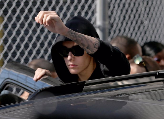 Justin Bieber sale del correccional de Miami