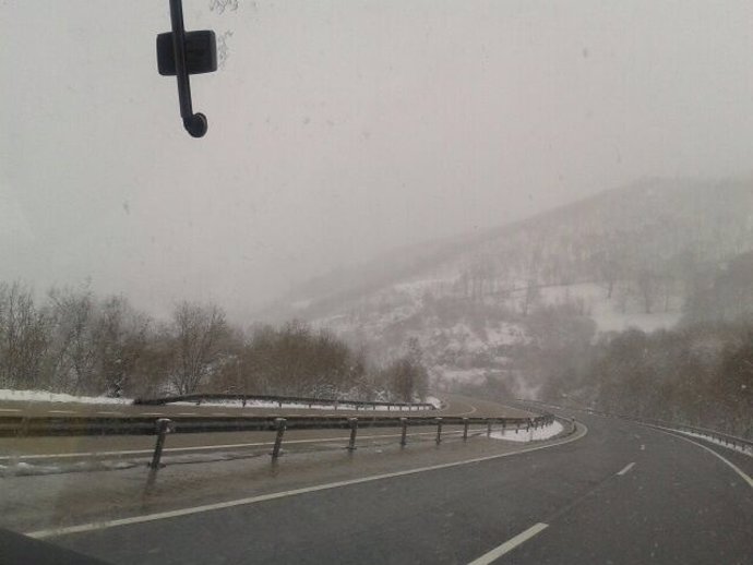 Nieve en la carretera