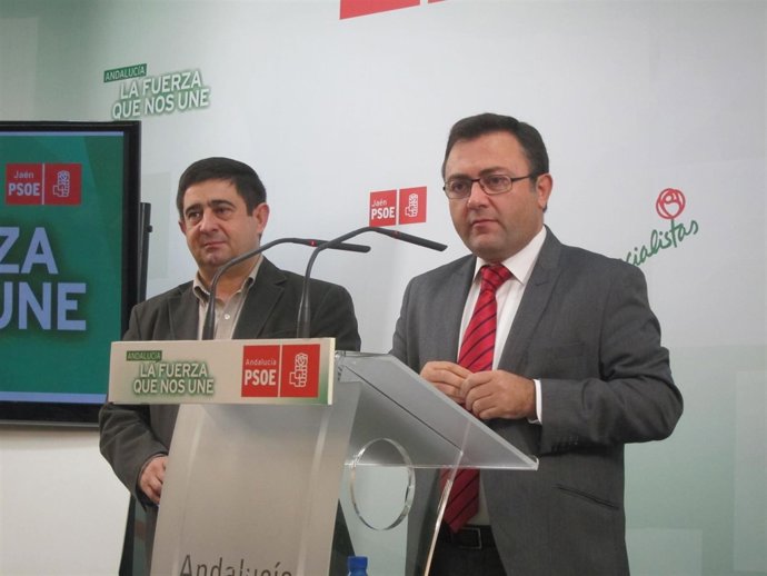 Heredia, junto a Reyes, en la rueda de prensa.