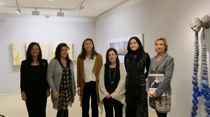 Las artistas Mapi Rivera, Yolanda Tabanera y Esther Pizarro, en Ibercaja