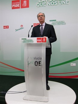 Juan Pablo Durán en la rueda de prensa en la sede de PSOE