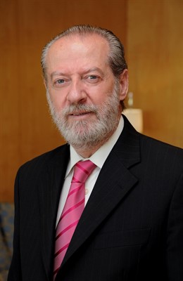 El presidente de la Diputación de Sevilla, Fernando Rodríguez Villalobos