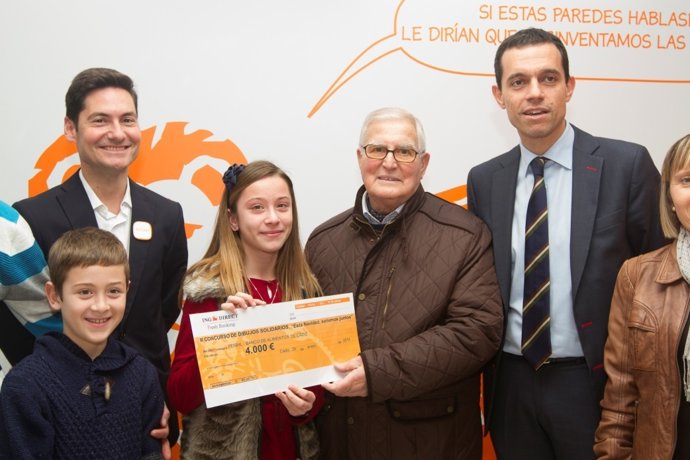 ING dona 4.000 kilos de comida al Banco de alimentos de Cádiz