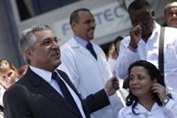 Oposición investigará ONG del padre del ministro de Salud de Brasil