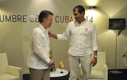 El presidente de Colombia, Juan Manuel Santos, y el de Ecuador, Rafael Correa