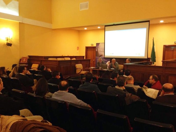 Asistentes a la jornada celebrada en Lucena