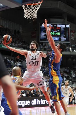 Sergi Lull ante el Maccabi