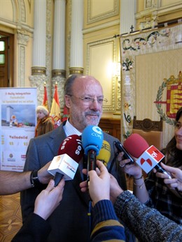 El alcalde de Valladolid, Francisco Javier León de la Riva. 