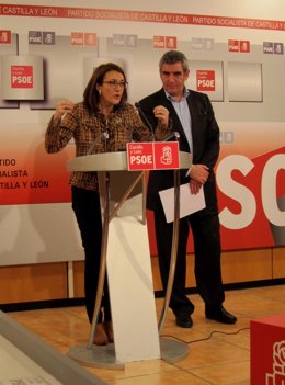 Soraya Rodríguez y Julio Villarrubia en rueda de prensa