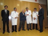 Carrón destaca la elección del Hospital Infanta Cristina para implantar el marcapasos sin cables por su "excelencia"