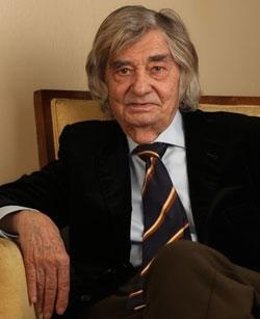 El escritor y filósofo Carlos París