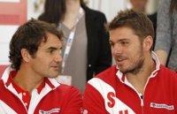 (Crónica) Federer y Wawrinka acercan a Suiza a los cuartos de final