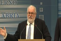 Arias Cañete sitúa a Aznar y Rajoy como sus dos "buenos maestros" para ser fuertes en Europa
