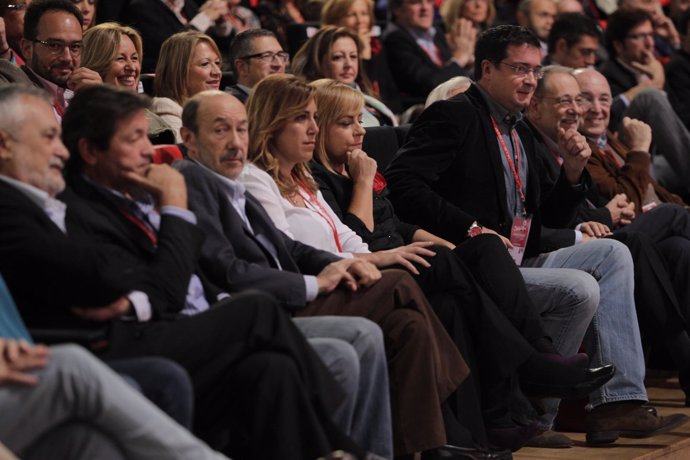 Líderes del PSOE en la Conferencia Política