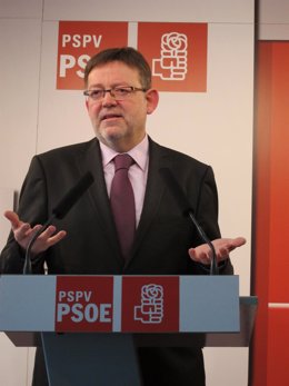 El secretario general del PSPV, Ximo Puig, en rueda de prensa.