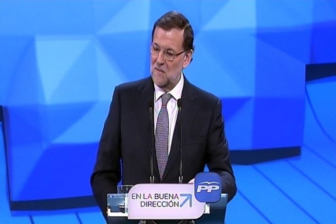 Rajoy a Rubalcaba: "O te callas o reconoces el mérito de la gente"
