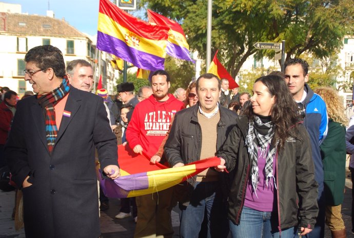 Diego Valderas participa en la marcha de la 'Desbandá' en Málaga