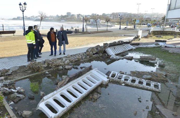 Alcalde visita zona afectada por temporal en Santander