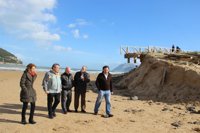 Las tareas de limpieza continúan este lunes en Laredo que "trata de volver a la normalidad"