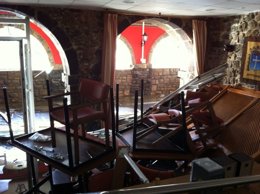 Destrozos causados por el temporal de olas en Luanco. 