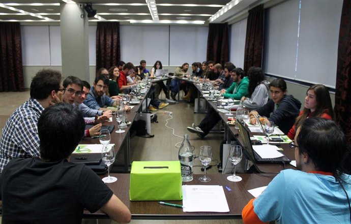 Votación de universitarios andaluces para elegir al nuevo presidente de CARE