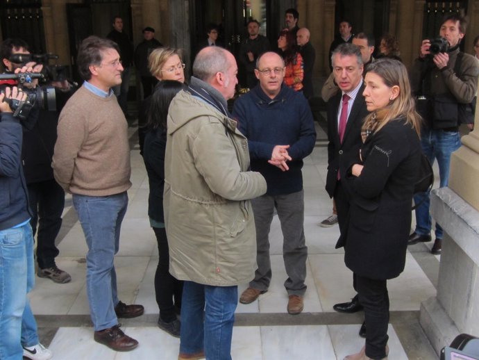 Urkullu, Oregi, Garitano e Izagirre en el Ayuntamiento.
