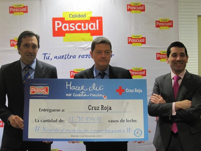 Calidad Pascual entrega 100.000 vasos de leche a Cruz Roja