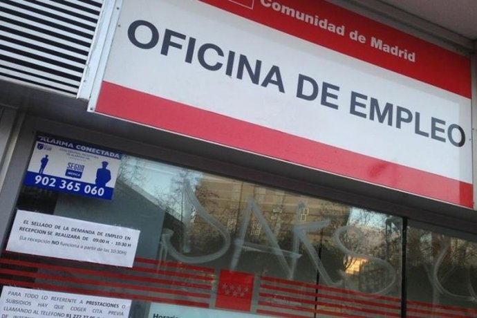El paro sube en 113.097 personas en enero
