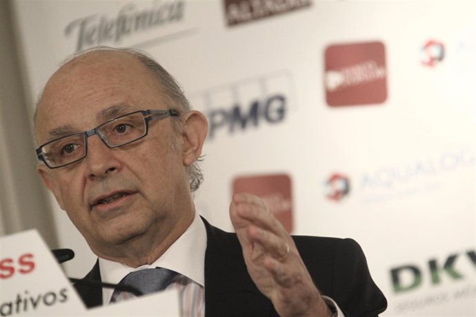 El ministro Cristóbal Montoro en los Desayunos de Europa Press