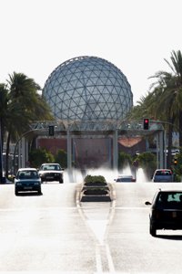 El solar de la Cartuja abierto por la Junta, con una ocupación media de 14 coches