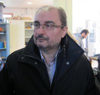 Lambán (PSOE) cree que Rudi debería plantearse la continuidad de los consejeros de Economía e Industria