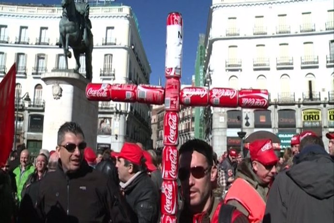 Trabajadores Coca-Cola protestan por ERE planta Fuenlabrada