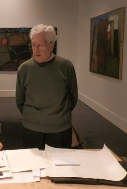 Juan José Vera preparando la muestra