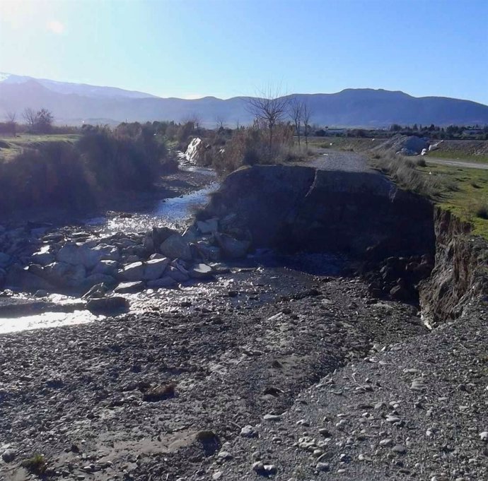 La CHG recuperará los márgenes del río Dílar