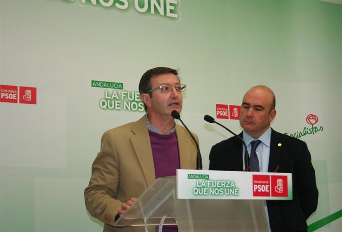 Aguilar y Carmona en la rueda de prensa en la sede del PSOE