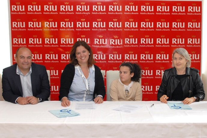 Acuerdo RIU Hotels y Asociación Pequeño Valiente