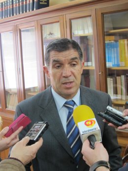 Del Río hace declaraciones a los medios en Almería