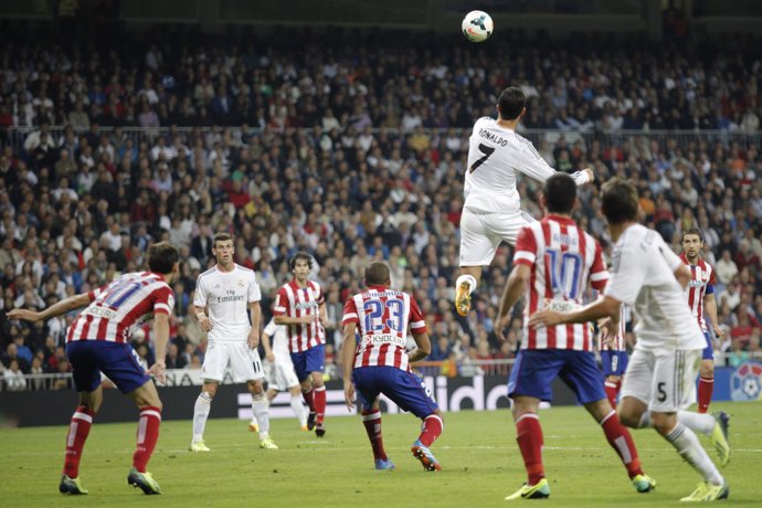 Cristiano Ronaldo y Gareth Bale en el derbi Real Madrid-Atlético