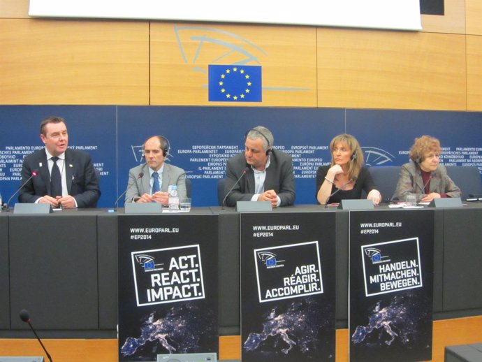 Eurodiputados de Basque Frienship y Paul Ríos
