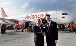 Fabio Villegas, presidente de Avianca, y  Nick Clegg, Reino Unido