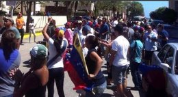 Protestas contra delegación cubana de Béisbol