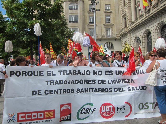 Trabajadores de la limpieza de los centros sanitarios del Salud.