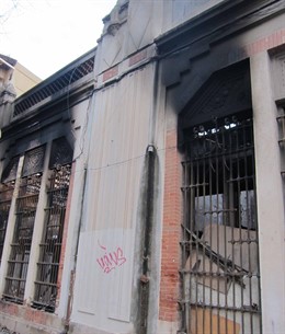 Imagen de la fachada del edificio de Bombas Gens tras el incendio