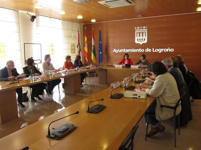 Gamarra preside la Mesa de la Pobreza